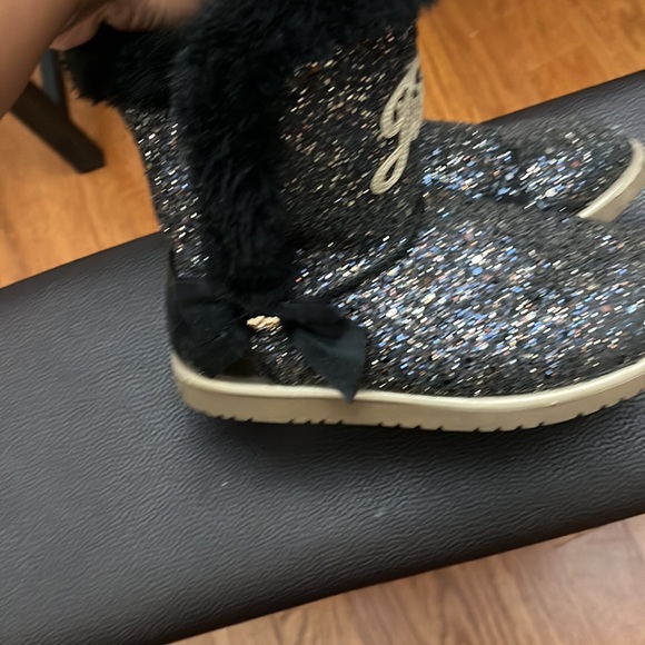 Girls Juicy couture, size 5 boots. - Picture 3 of 3